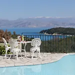 Triade Ionica By Rodostamo Collection