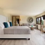 Triade Ionica By Rodostamo Collection Кассиопи