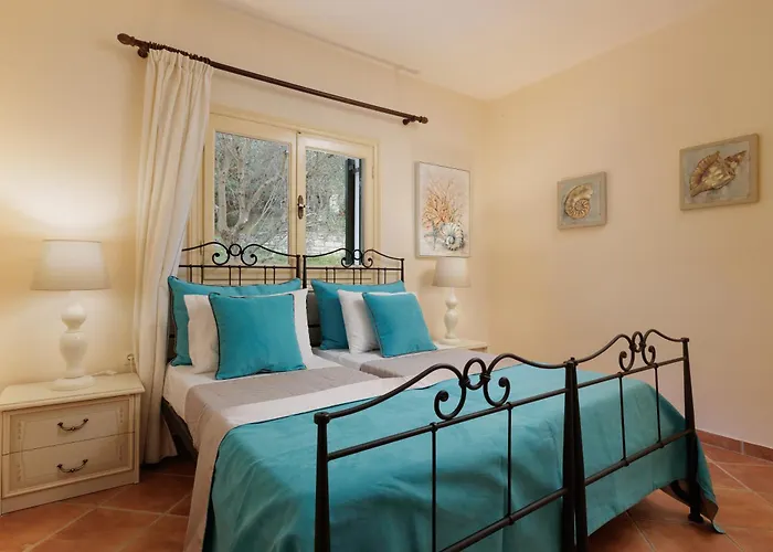 Triade Ionica By Rodostamo Collection Κασσιόπη